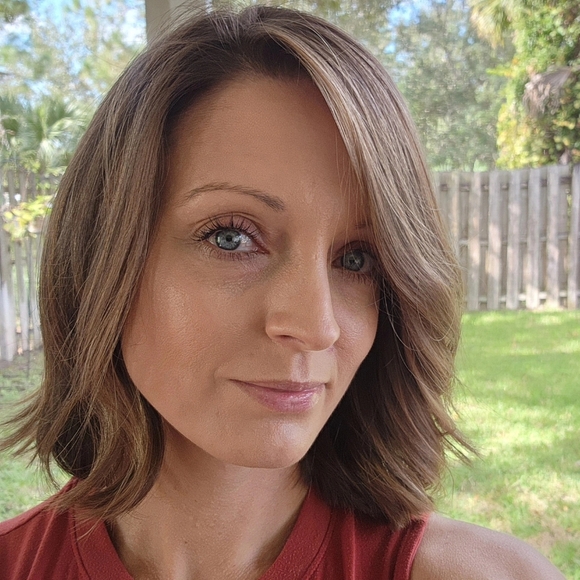 Meet your Posher, Shawna - Picture 2 of 2